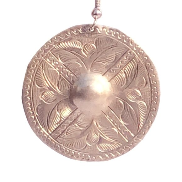 Vintage Tooled Silver Tone Sombrero Disc Earrings Southwestern Western - Picture 2 of 4